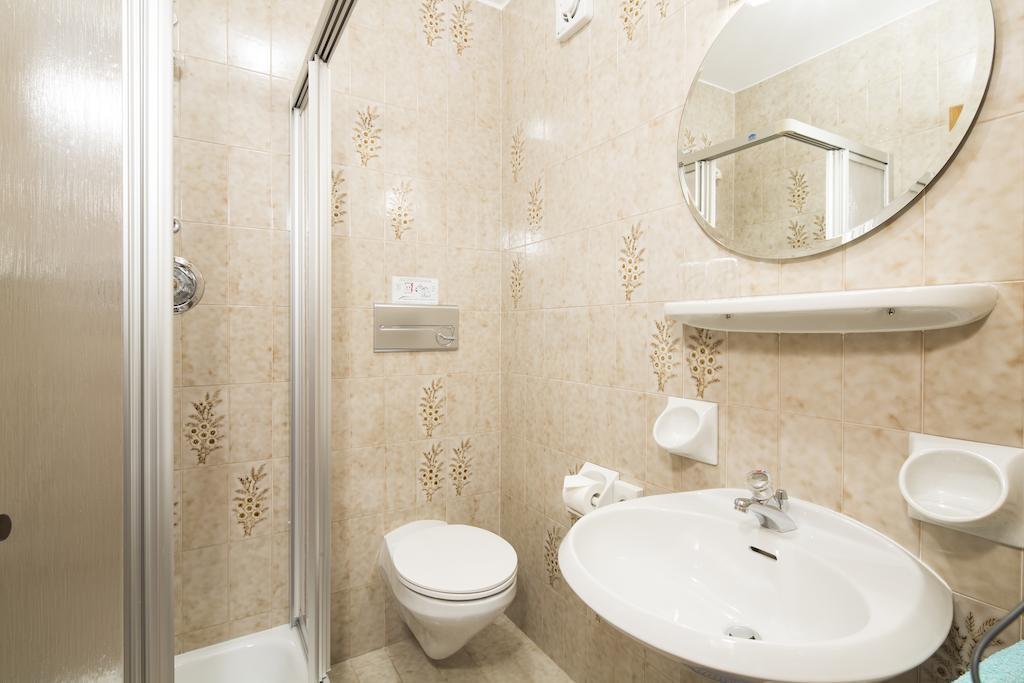 Ciasa Iris Hotel โคลฟอสโก ภายนอก รูปภาพ