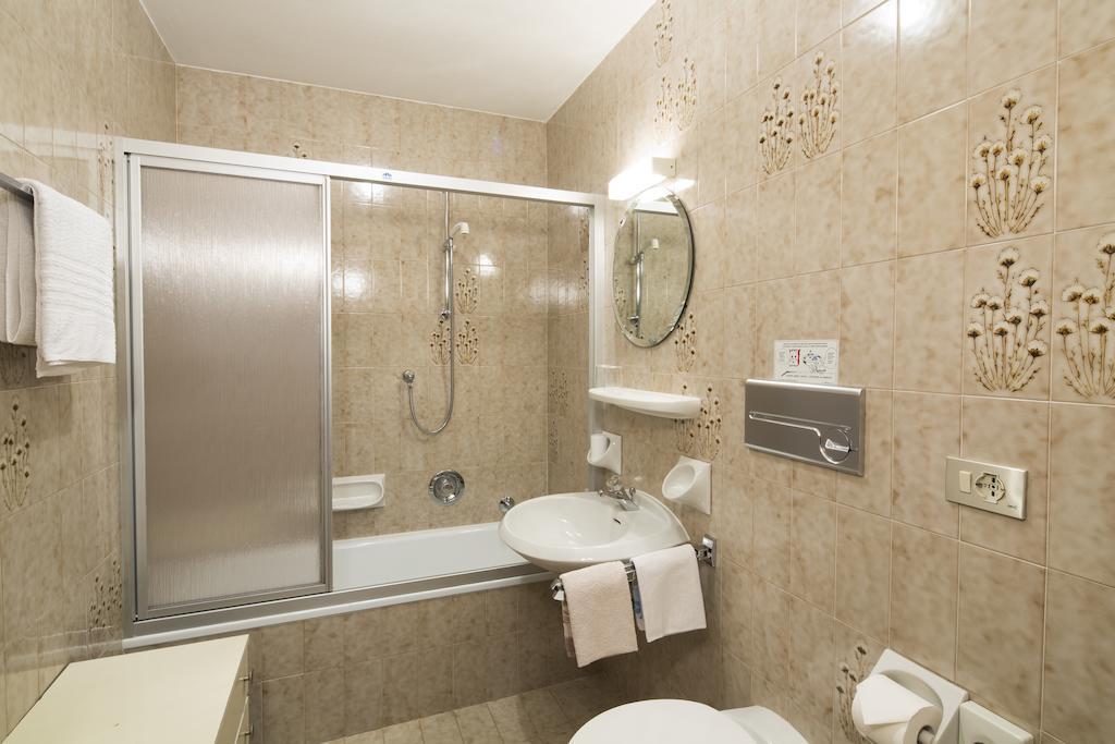 Ciasa Iris Hotel โคลฟอสโก ห้อง รูปภาพ